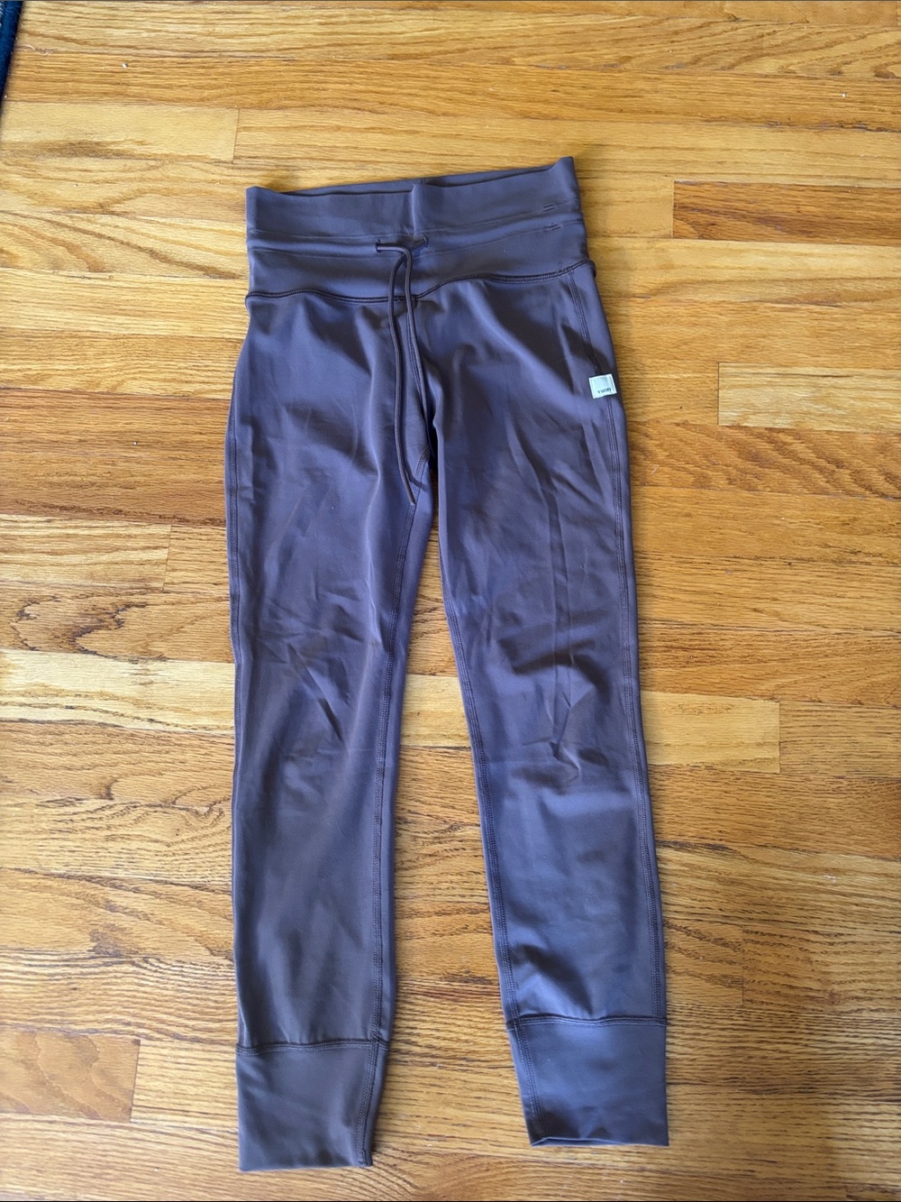 Vuori Women's Leggings in Deep Plum